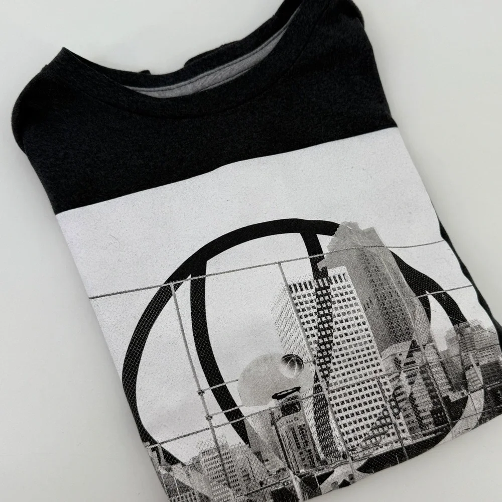 Old Navy Active Boys Graphic T Shirt Dark Gray Basketball Cityscape Size L 10 12
